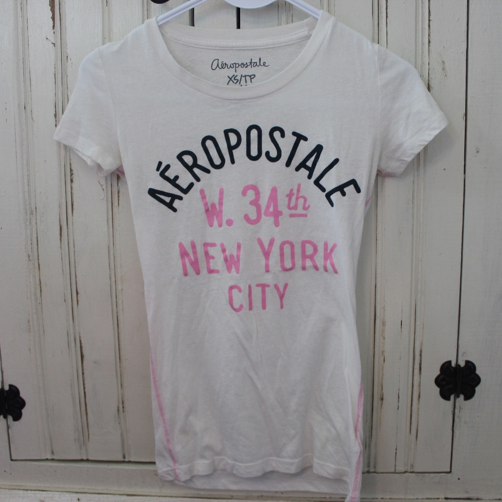 🦋Adult XS Aeropostale Tee